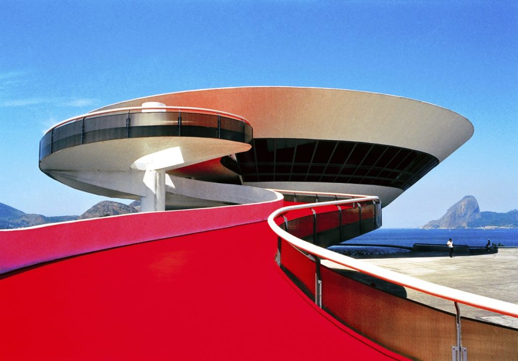 Oscar Niemeyer´s work - Oscar Niemeyer - Modern, saucer-shaped building with a red walkway going down
