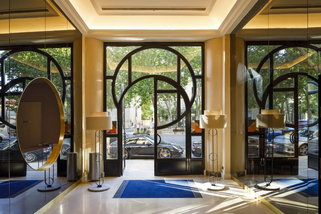 Hotel Imperator Maison Albar - Naço - Elegant and stately entrance seen from the inside
